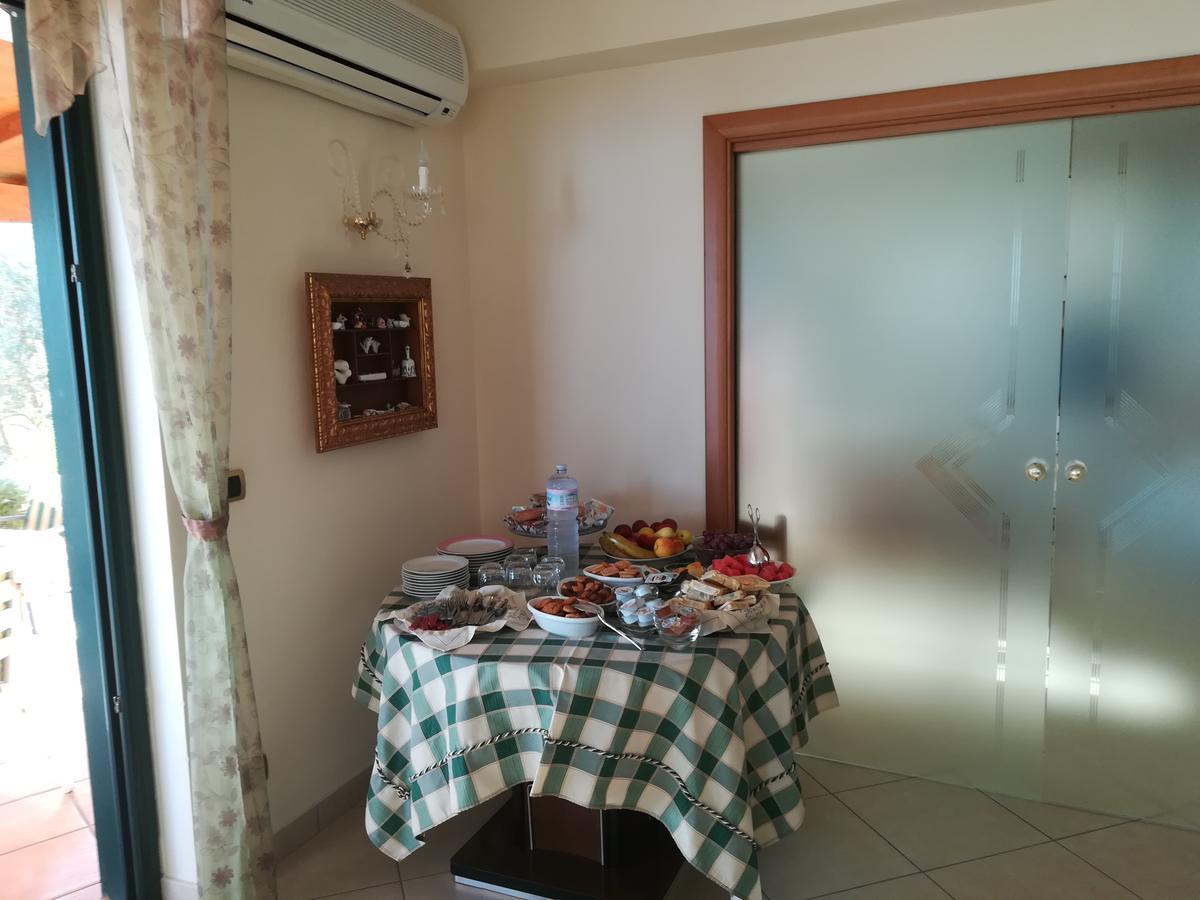 Bed and Breakfast La Collina Capo dʼOrlando Exterior foto