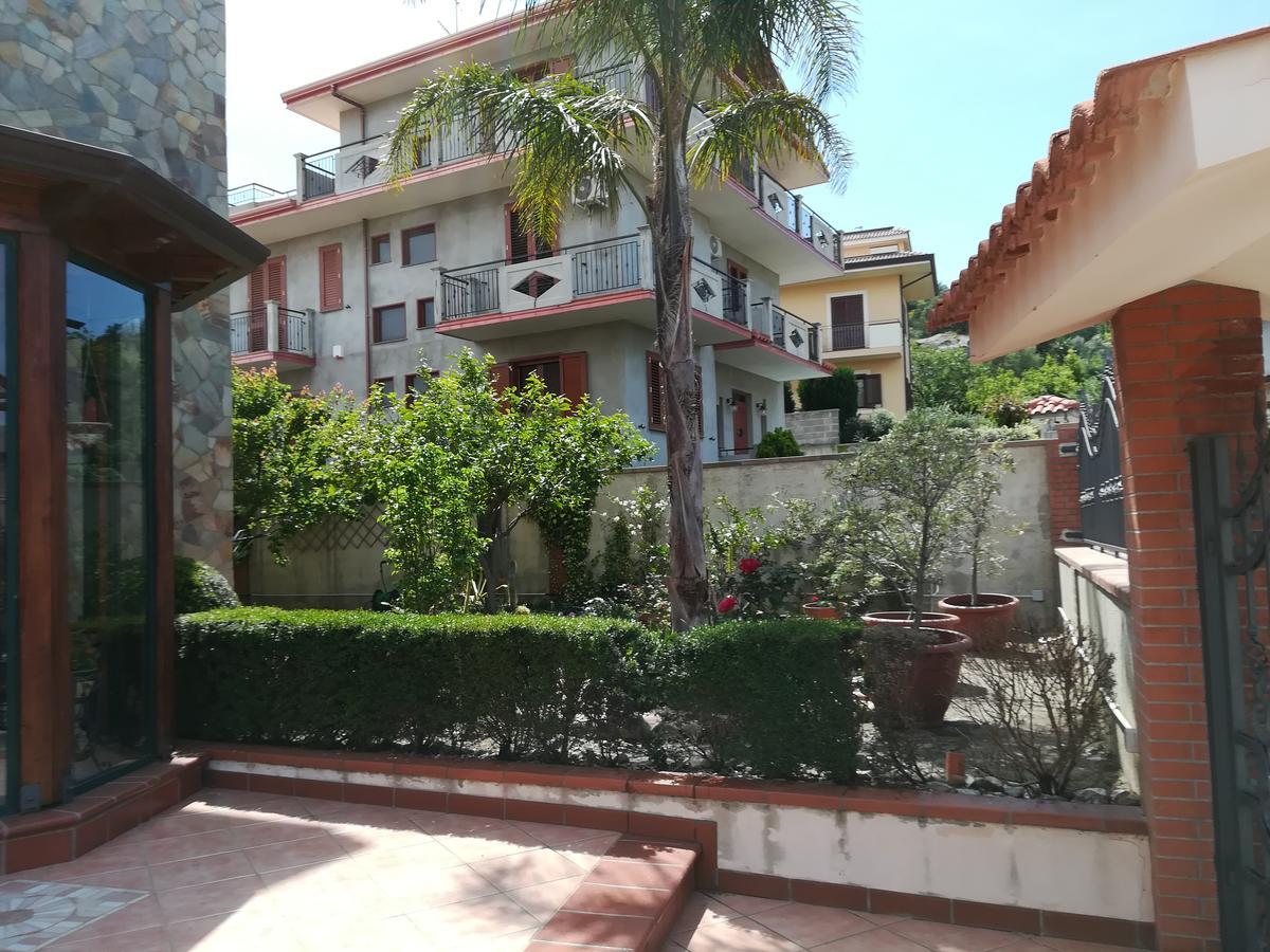 Bed and Breakfast La Collina Capo dʼOrlando Exterior foto