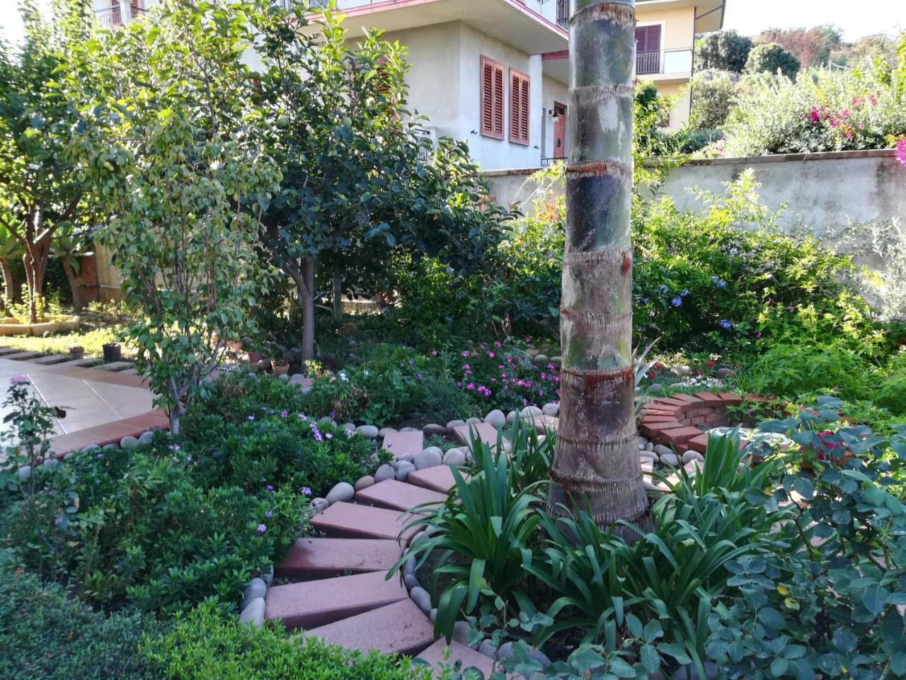 Bed and Breakfast La Collina Capo dʼOrlando Exterior foto